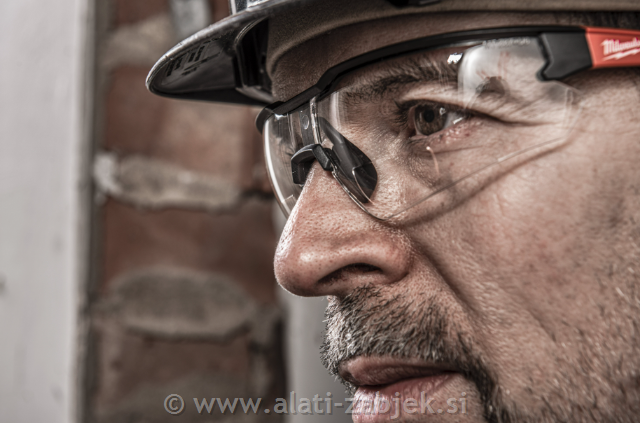 Sigurnosne naočale s povećalom (+1.0) MILWAUKEE