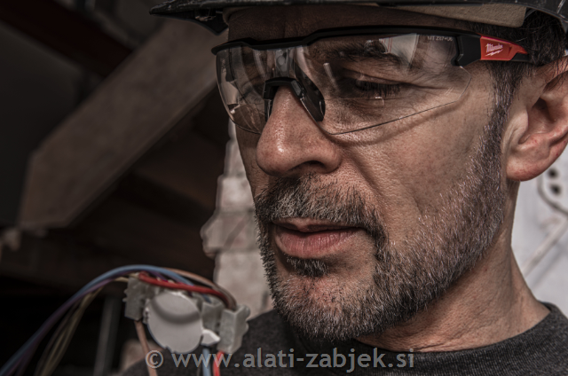 Sigurnosne naočale s povećalom (+1.0) MILWAUKEE