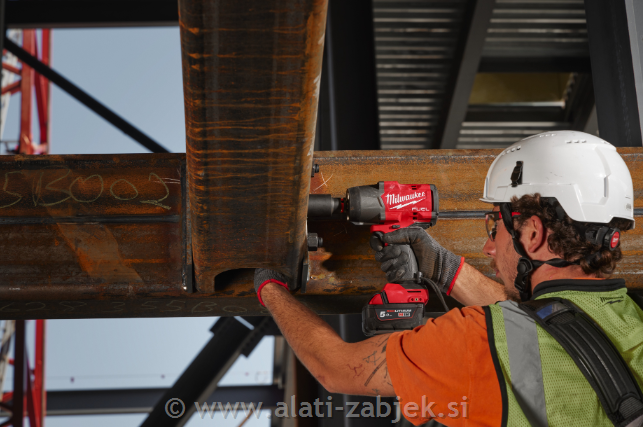 1/2" udarni odvijač M18 FHIW2F12-502X MILWAUKEE