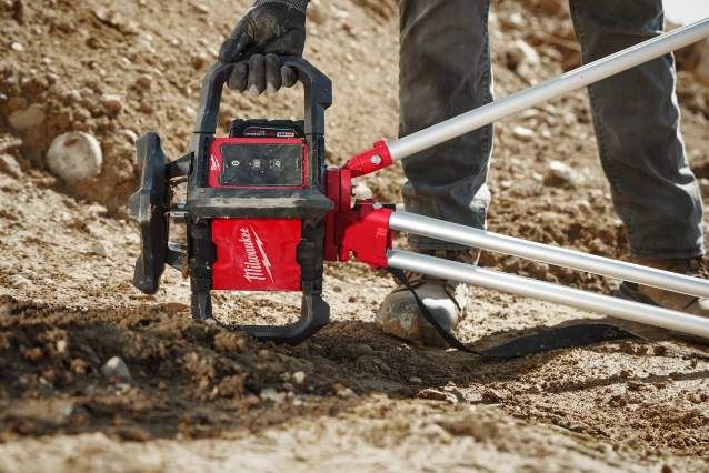 Akumulatorski zeleni nivelir 360° M18 RLOH600-201C MILWAUKEE