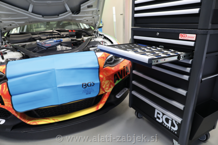 Univerzalna magnetna zaštita za vozila BGS TECHNIC