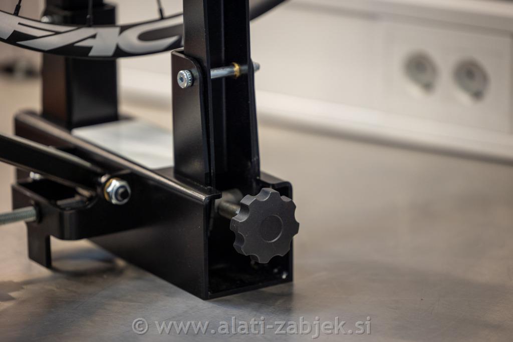 Stalak za centriranje kotača za profesionalnu uporabu UNIOR