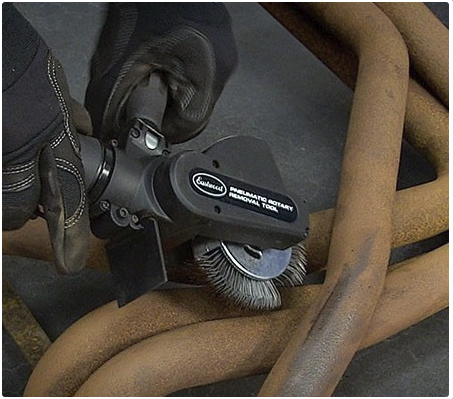 Pneumatska brusilica za pripremu površine s različitim nastavcima WELZH